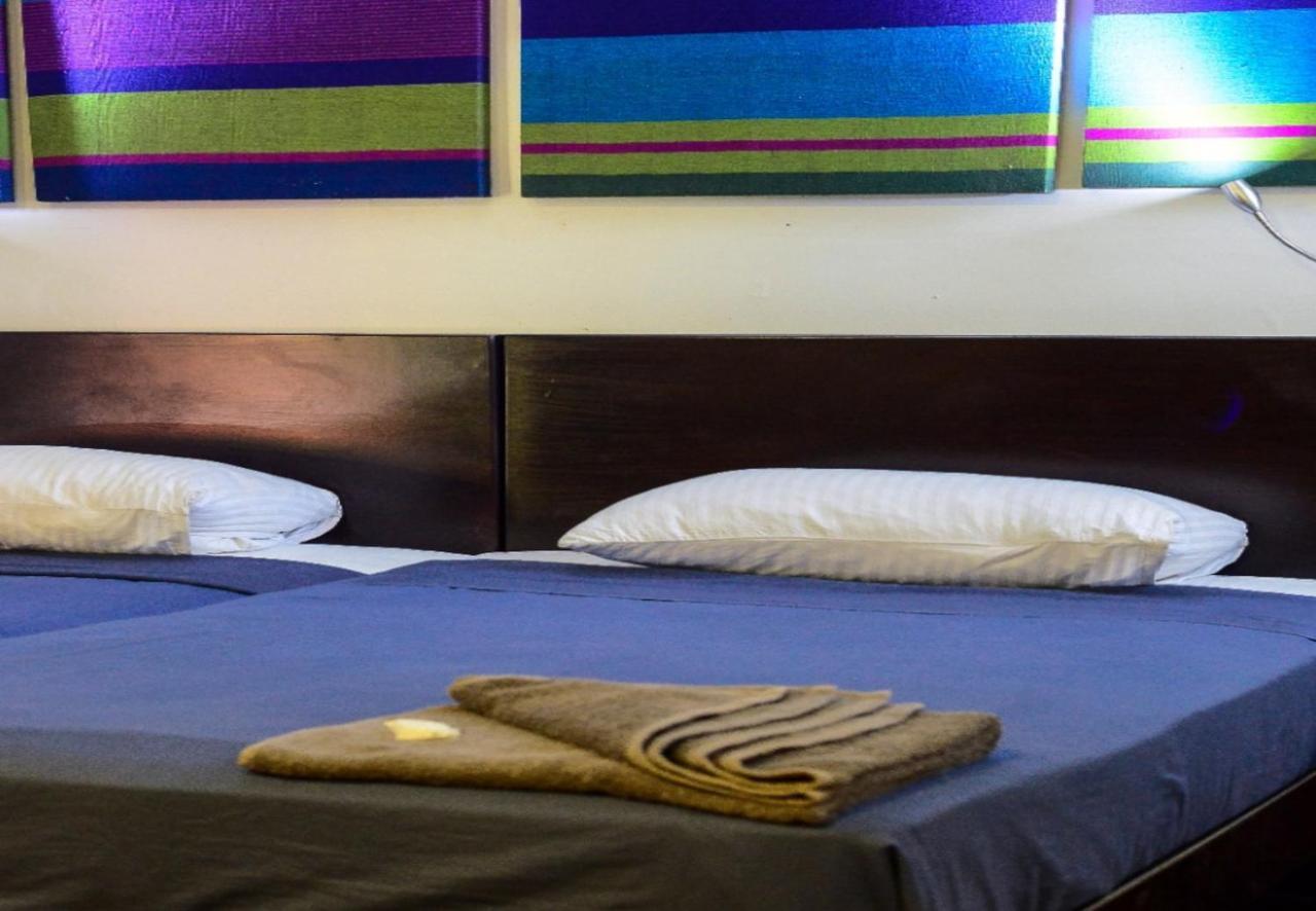 Hangover Hostels Mirissa Esterno foto