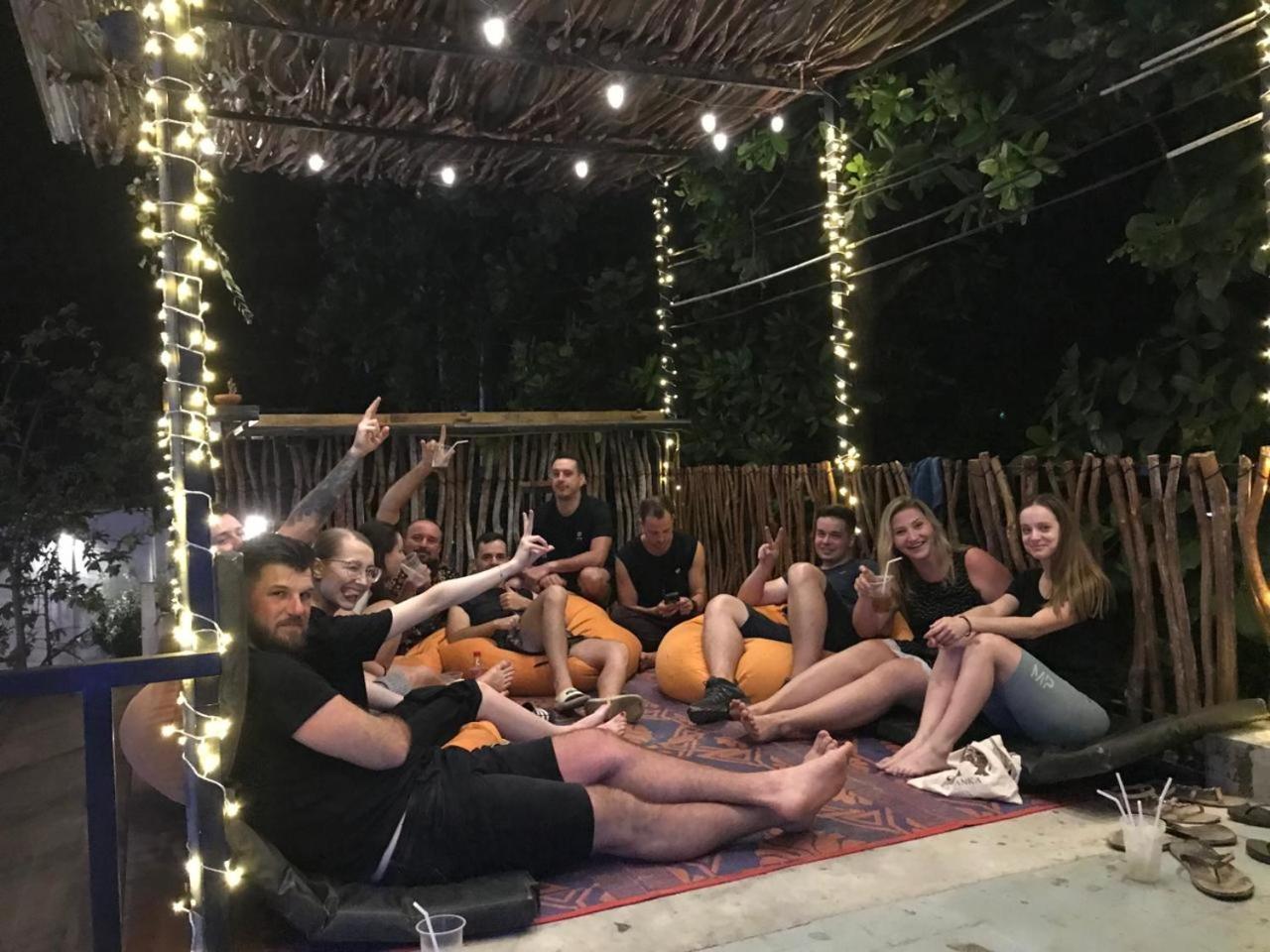 Hangover Hostels Mirissa Esterno foto