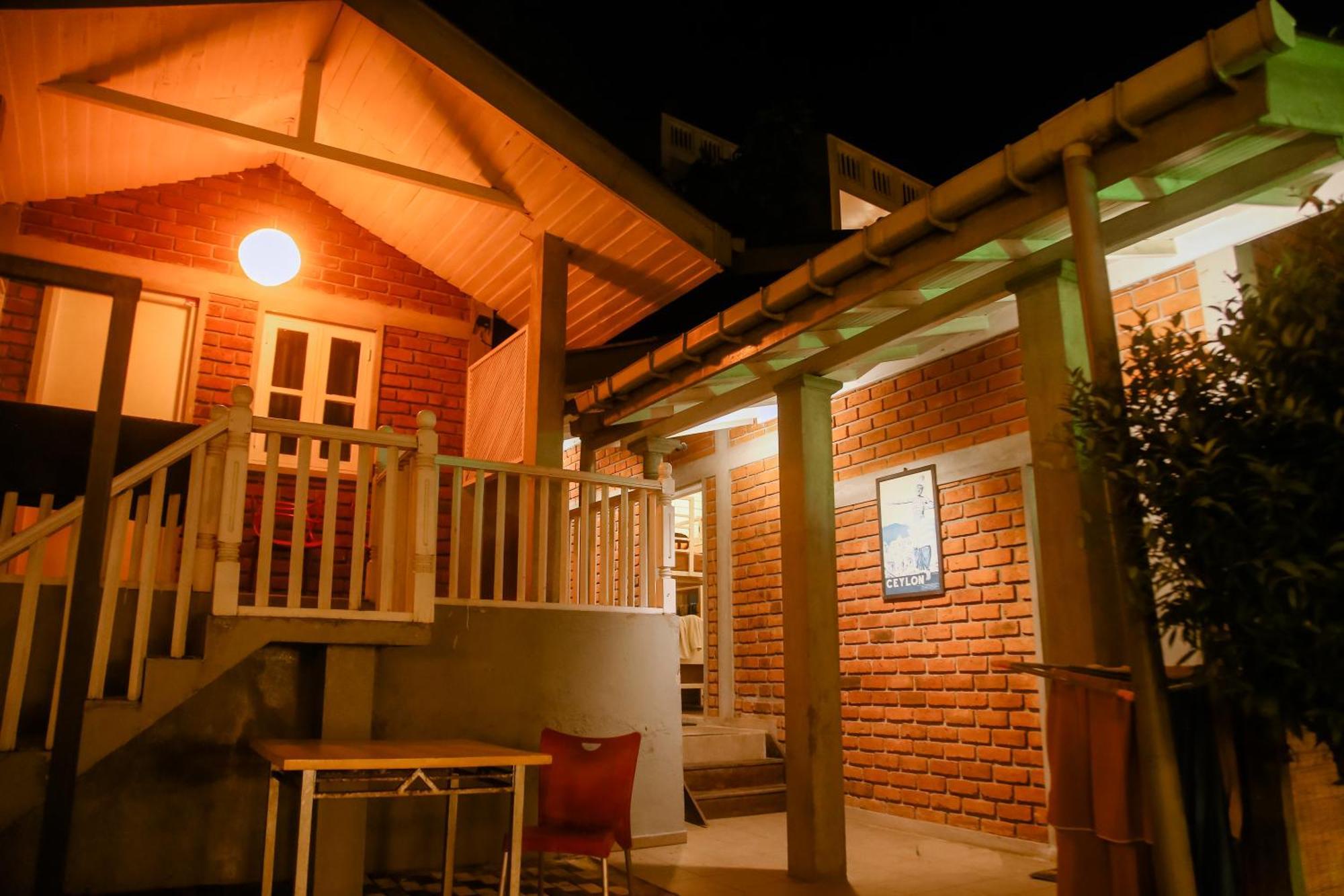 Hangover Hostels Mirissa Esterno foto