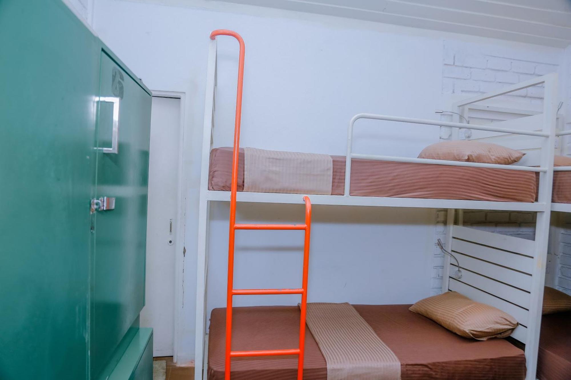 Hangover Hostels Mirissa Esterno foto
