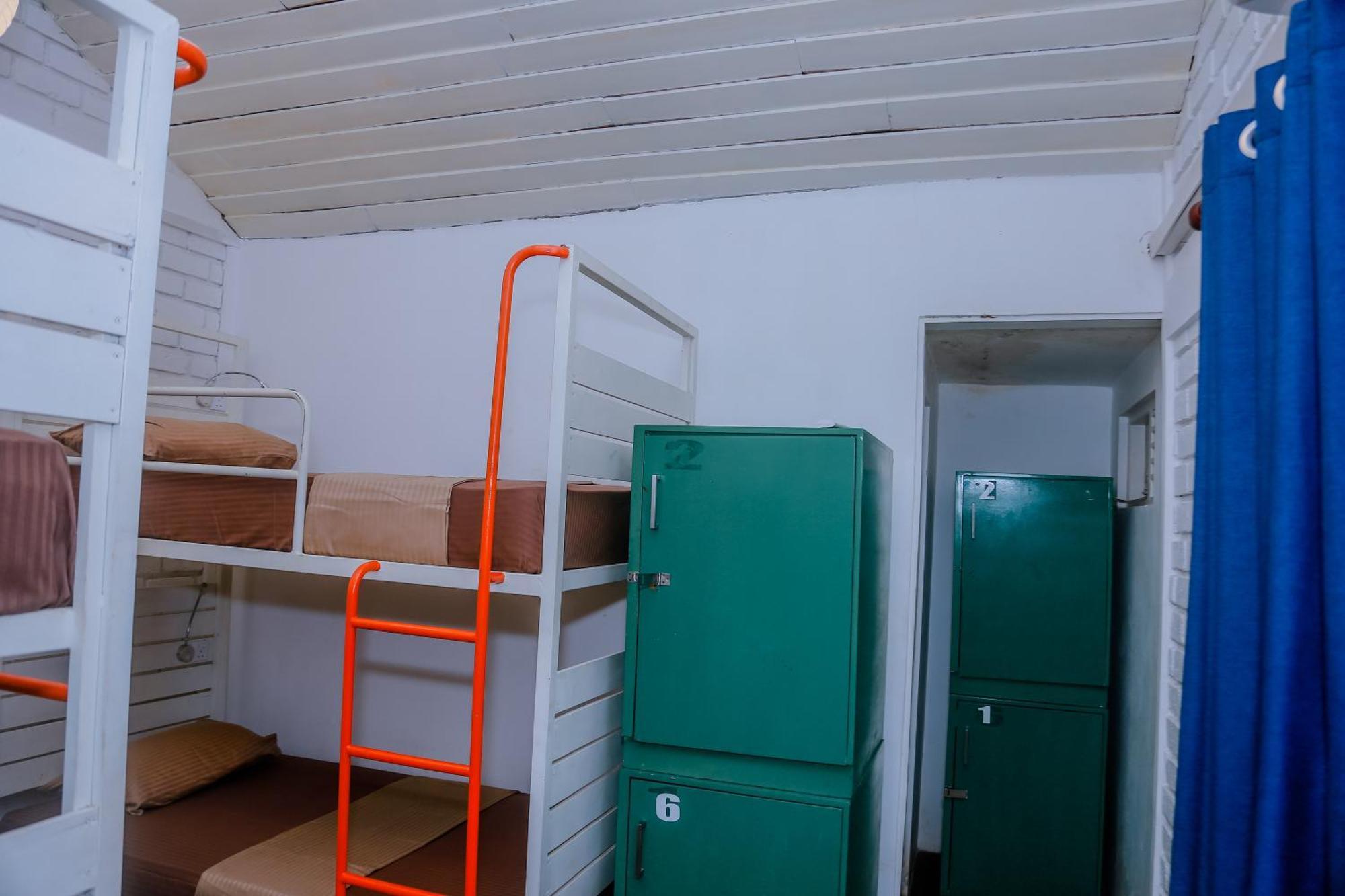 Hangover Hostels Mirissa Esterno foto